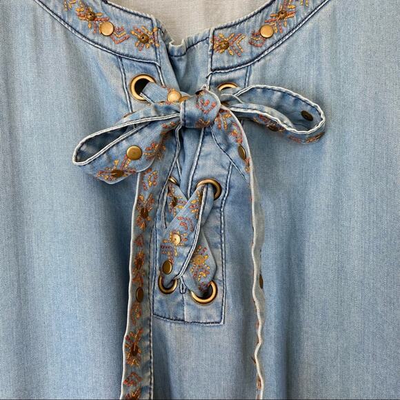 BNCI blue chambray tie front embroidered studded short sleeve boho western top M - Picture 3 of 13